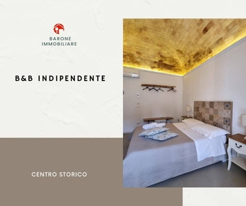 Casa indipendente ad Altamura, 6 locali, 6 bagni, arredato, 218 m²