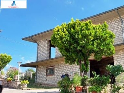 Casa indipendente in Contrada cerreto, Ariano Irpino, 5 locali, 200 m²