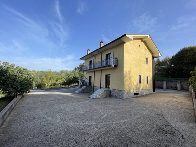 Casa indipendente in Contrada Ischiti, San Potito Ultra, 5 locali