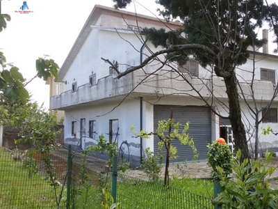 Casa indipendente in Contrada maggiano, Vallata, 6 locali, 2 bagni