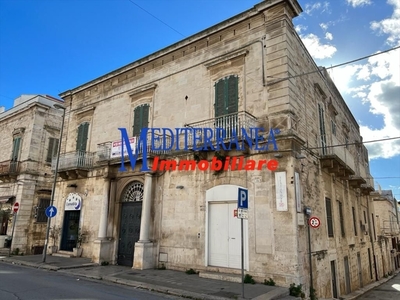 Casa indipendente in Corso Cotugno21, Ruvo di Puglia, 10 locali
