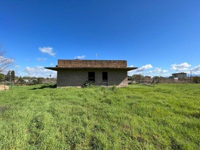 Casa indipendente in Vendita a Aprilia Via del Pioppeto