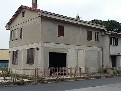 Casa indipendente in Vendita a Assisi Via S. Bernardino da Siena