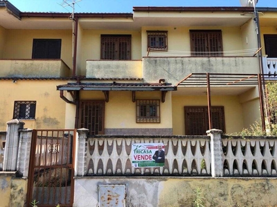 Casa indipendente in Vendita a Cassano all'Ionio BRUSCATE GRANDE
