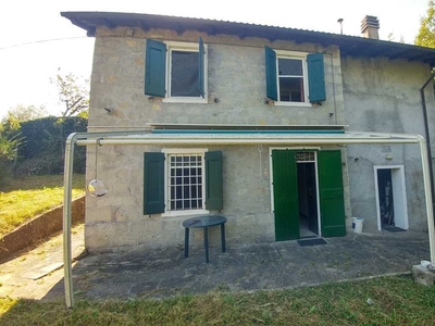 Casa indipendente in Vendita a Castel d'Aiano Via Villa