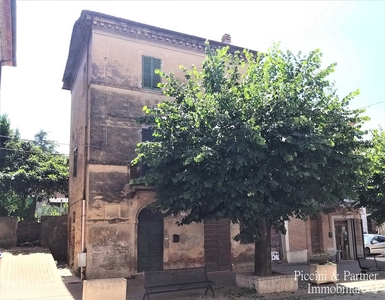 Casa indipendente in Vendita a Castiglione del Lago Piazza del Popolo