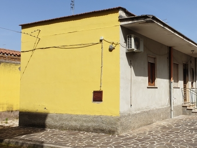 Casa indipendente in Vendita a Guidonia Montecelio via damiano chiesa