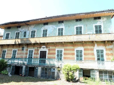 Casa indipendente in Vendita a Levone Via Roma