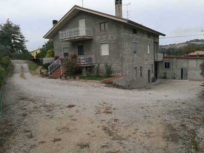 Casa indipendente in Vendita a Montefiore dell'Aso Via Trento