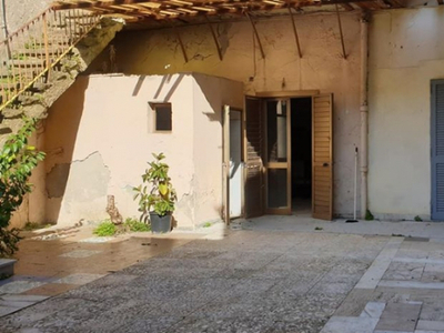 Casa indipendente in Vendita a Mugnano di Napoli Via C.Battisti
