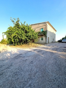 Casa indipendente in Vendita a Pescara Strada Colle Renazzo