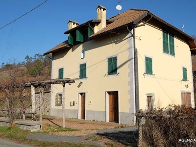 Casa indipendente in Vendita a Sassello