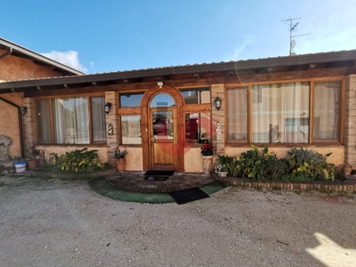 Casa indipendente in Via Cesine, San Giorgio del Sannio, 12 locali