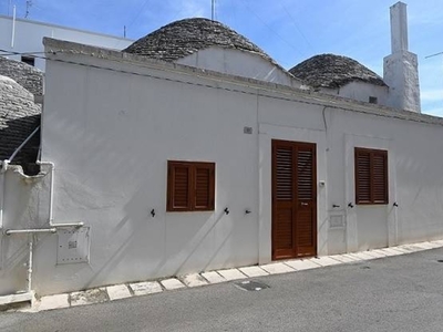 Casa indipendente in Via Col di Lana 17, Alberobello, 3 locali, 120 m²