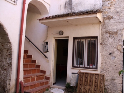 Casa indipendente in Via Colle Musino, Pizzoli, 2 locali, 1 bagno