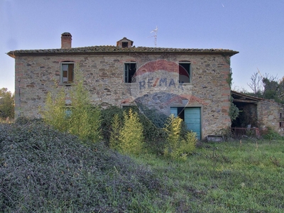 Casa indipendente in Via del maspino, Arezzo, 12 locali, con box