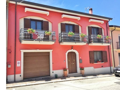 Casa indipendente in VIA E.GRELLA, Sturno, 7 locali, 4 bagni, 220 m²