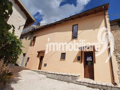 Casa indipendente in Via Galante, Pizzoli, 2 locali, 1 bagno, 65 m²