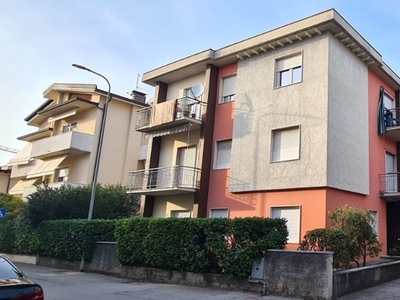 Casa indipendente in Via Madonnina, Borgosatollo, 513 m², buono stato