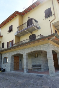 Casa indipendente in Via provinciale, Ortignano Raggiolo, 6 locali