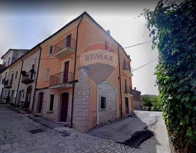 Casa indipendente in Via Rovagnera, San Marco dei Cavoti, 6 locali