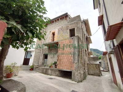 Casa semindipendente a Pago del Vallo di Lauro, 3 locali, 1 bagno