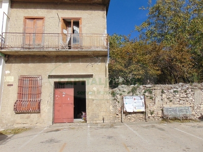 Casa semindipendente ad Avella, 3 locali, 1 bagno, giardino privato