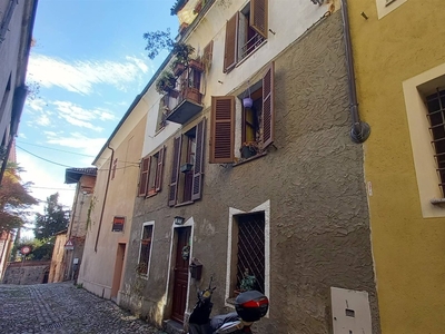 Casa semindipendente in Costa San Sebastiano 23, Biella, 5 locali