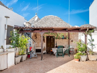 Casa semindipendente in Via Garibaldi 99, Alberobello, 6 locali