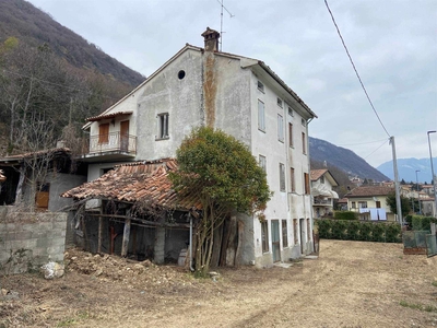 Casa singola in vendita a Revine Lago Treviso