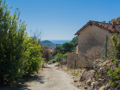 Casale in Vendita a Bordighera