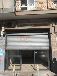 Locale commerciale in Vendita a Bari via giovanni modugno,51