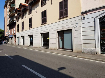 Locale commerciale in Vendita a Cinisello Balsamo via Dante Alighieri 62