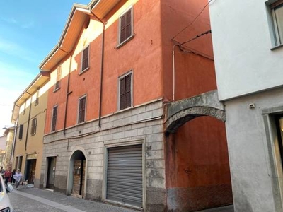 Palazzo - Stabile in Vendita a Albino Via Mazzini