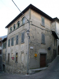 Palazzo - Stabile in Vendita a Casazza via IV novembre ang. via garibaldi