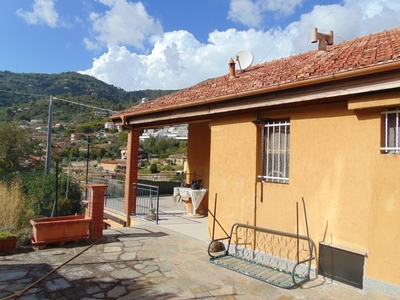 Porzione di casa in Vendita a Alassio via neghelli