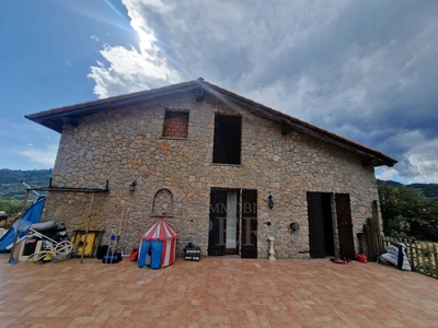 Porzione di casa in Vendita a Camporosso Via Turistica