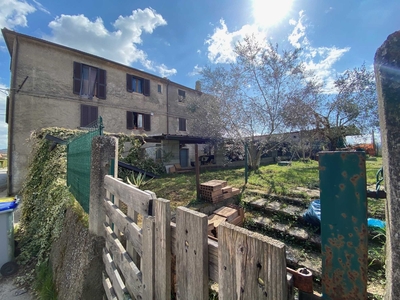 Porzione di casa in Vendita a Perugia Strada Mugnano Poggio Montorio