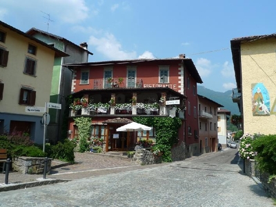 Porzione di casa in Vendita a Sant'Omobono Terme Via San Omobono