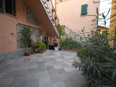 Porzione di casa in Vendita a Sarzana via porta parma