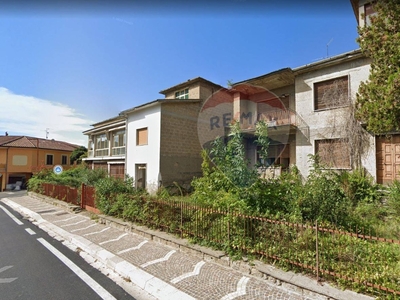 Porzione di casa in Via Nazionale, Dugenta, 10 locali, 250 m²