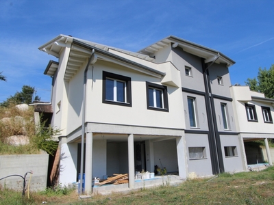 Porzione di casa in Via Sant'Apollinare, Valsamoggia, 10 locali