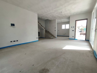 Quadrilocale a Capriate San Gervasio, 2 bagni, 141 m², terrazzo