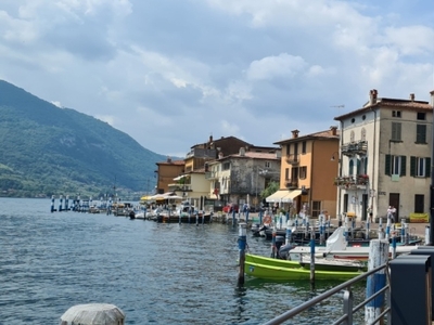 Quadrilocale a Monte Isola, 2 bagni, 100 m², multilivello, terrazzo