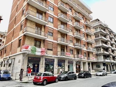 Quadrilocale ad Avellino, 2 bagni, 135 m², 4° piano, ascensore
