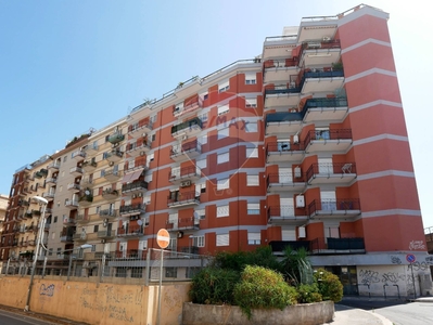 Quadrilocale in Via Brigata E Divisione Bari, Bari, 1 bagno, 133 m²