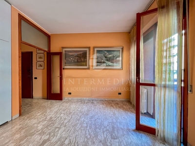 Quadrilocale in Via Corfù 67, Brescia, 1 bagno, posto auto, 100 m²