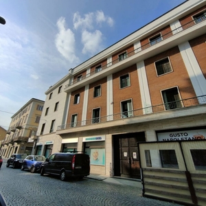 Quadrilocale in Via Dante Alighieri 1, Biella, 1 bagno, 100 m²