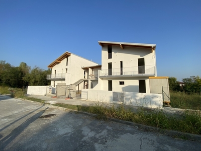 Quadrilocale in Via San Donato 18, Rovato, 2 bagni, giardino privato