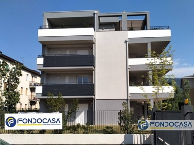 Quadrilocale in Via val giudicarie, Brescia, 2 bagni, con box, 148 m²